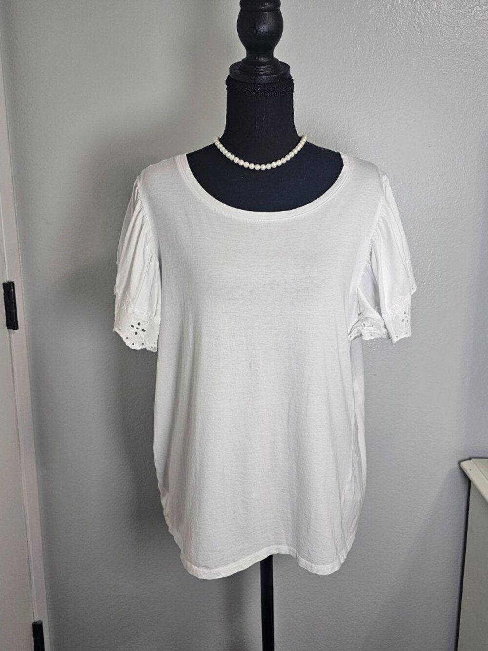 T Tahari White Eyelet Flutter Sleeves Top Cotton Women's - Size 1XL - Picture 2 of 7